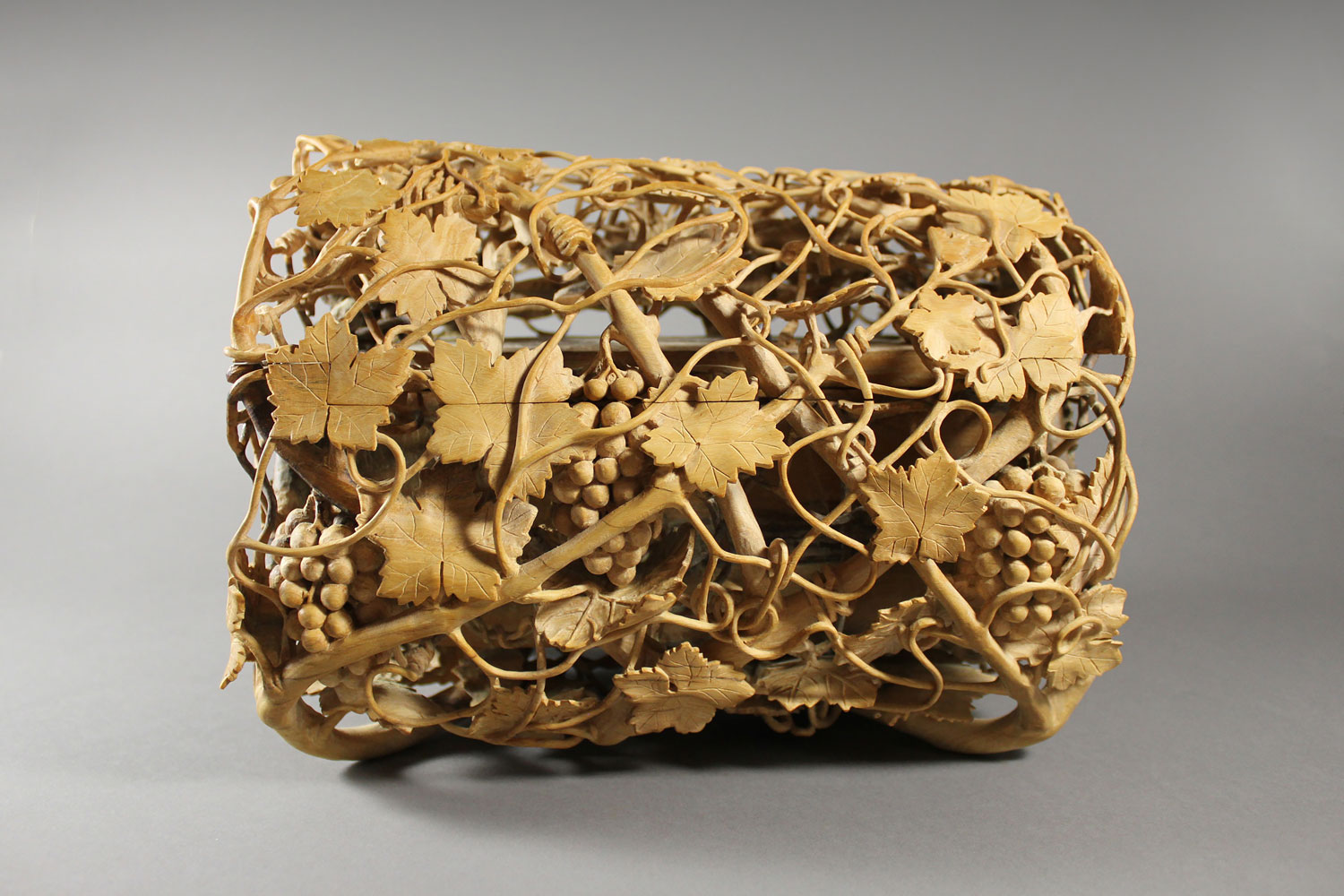 Nairi Safaryan Grape jewellery box