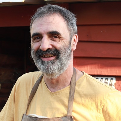 Jorge Rivarola Metal sculpting