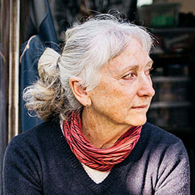 Kirstie Rea Glass sculpting